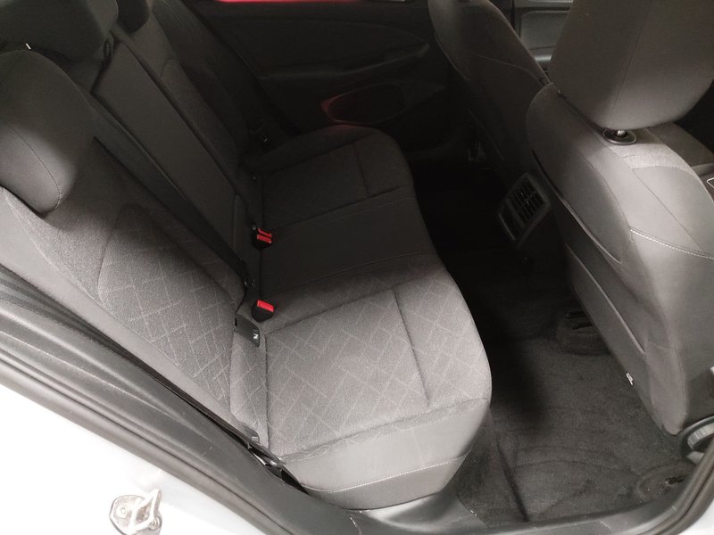 Volkswagen Golf Variant 2.0 TDI Life • ACC • Sjedala s memorijom — 12
