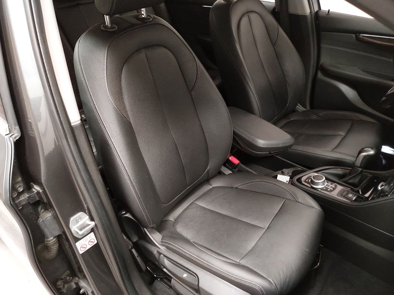 BMW 218d Luxury Line • električna peta vrata • LED — 10