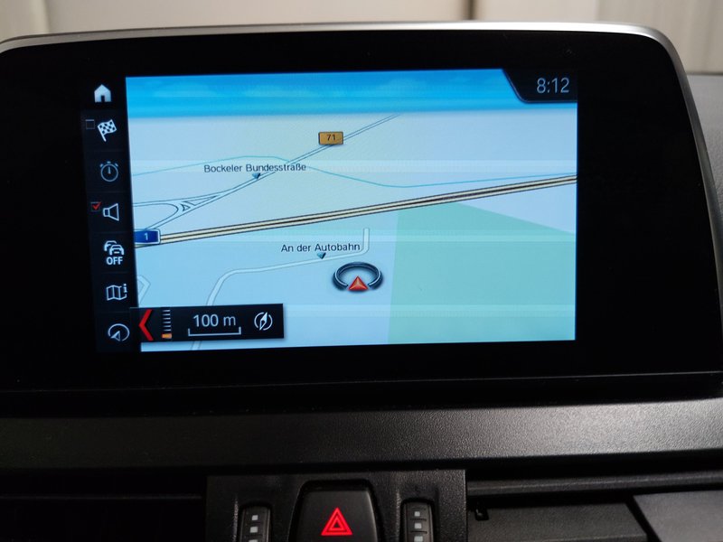 BMW 218d Luxury Line • električna peta vrata • LED — 17