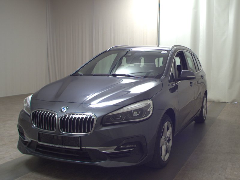 BMW 218d Luxury Line • električna peta vrata • LED — 2