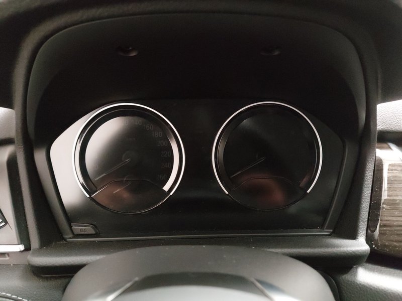 BMW 218d Luxury Line • električna peta vrata • LED — 20