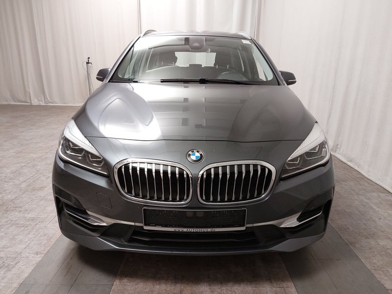 BMW 218d Luxury Line • električna peta vrata • LED — 9
