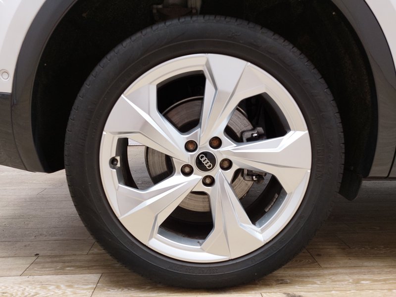 Audi Q5 50 TDI quattro automatik advanced • 360° kamera • ACC — 8