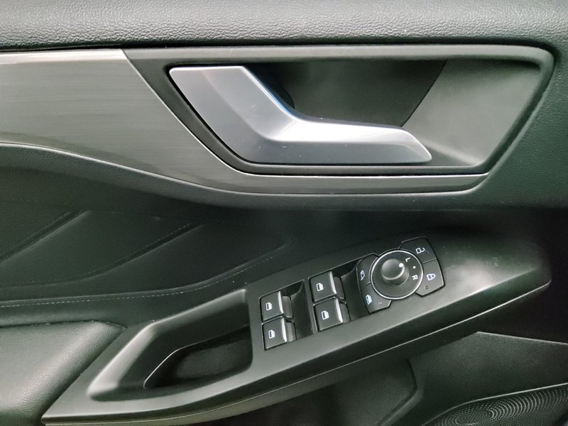 Ford Focus Turnier 1.0 EcoBoost Titanium • LED • navigacija — 9