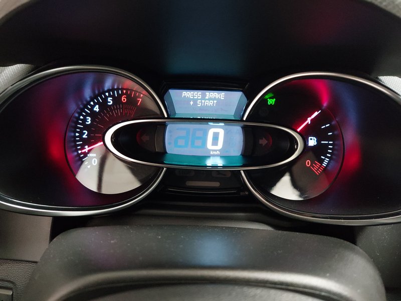 Renault Clio Grandtour 0.9 TCe • Tempomat • navigacija — 20