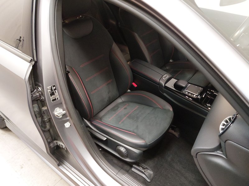 Mercedes-Benz A 250 AMG Line automatik • ACC • bežično punjenje — 10