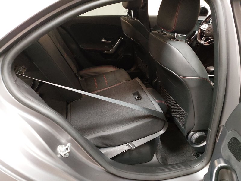 Mercedes-Benz A 250 AMG Line automatik • ACC • bežično punjenje — 11
