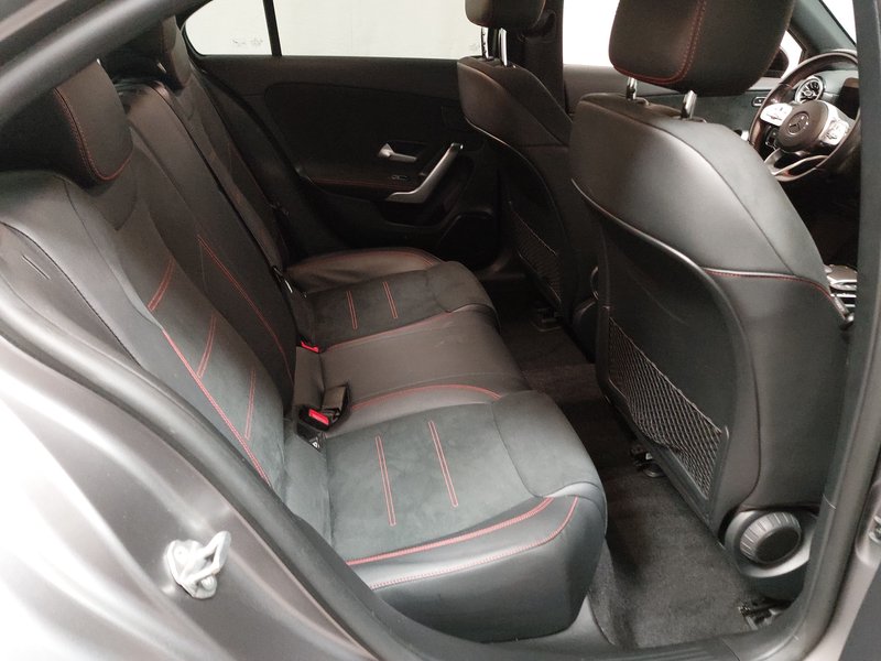 Mercedes-Benz A 250 AMG Line automatik • ACC • bežično punjenje — 12