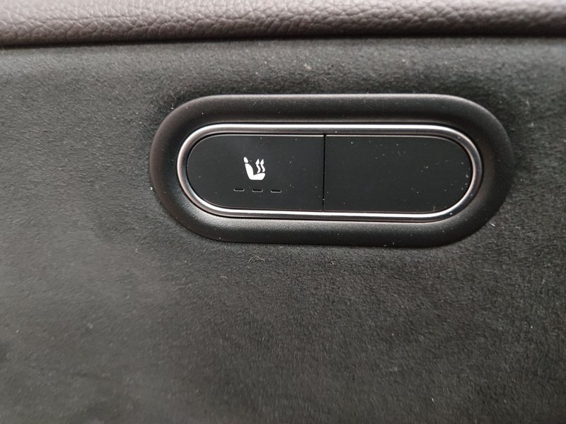 Mercedes-Benz A 250 AMG Line automatik • ACC • bežično punjenje — 16