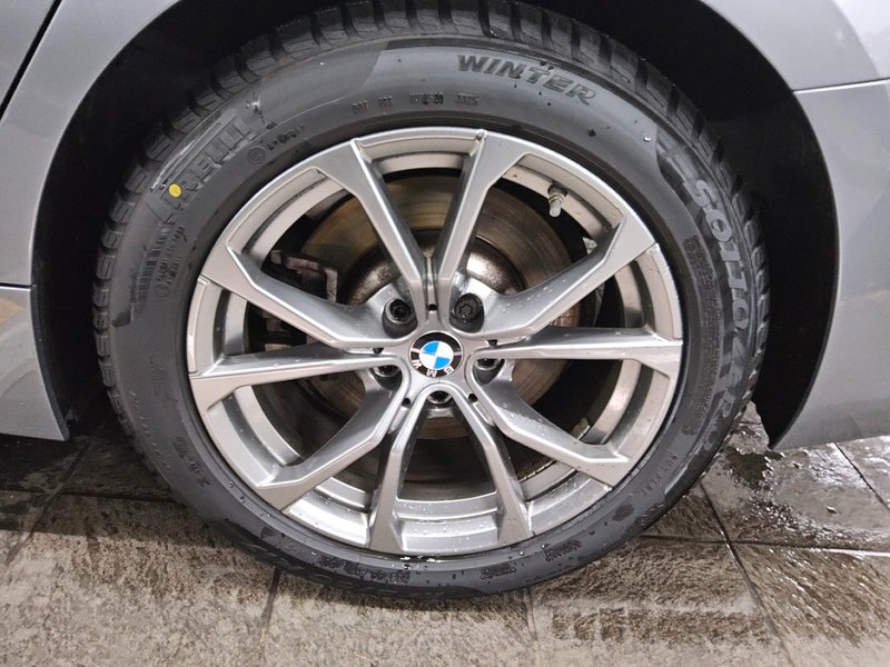 BMW 330e Touring automatik • Full LED • digitalni instrumenti — 11