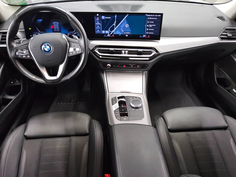 BMW 330e Touring automatik • Full LED • digitalni instrumenti — 5