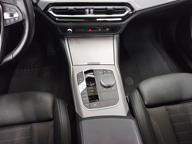 BMW 330e Touring automatik • Full LED • digitalni instrumenti — 6