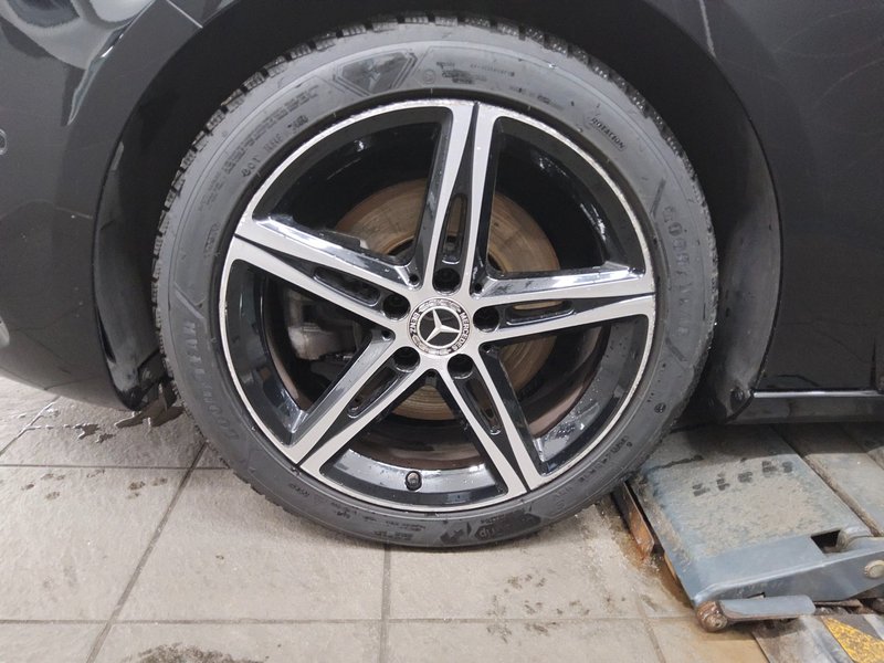 Mercedes-Benz A 220 d automatik Progressive • panorama • HUD — 11
