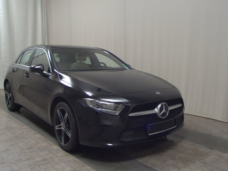 Mercedes-Benz A 220 d automatik Progressive • panorama • HUD — 3