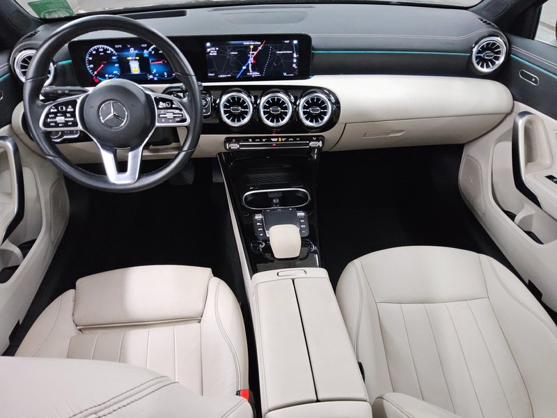 Mercedes-Benz A 220 d automatik Progressive • panorama • HUD — 5