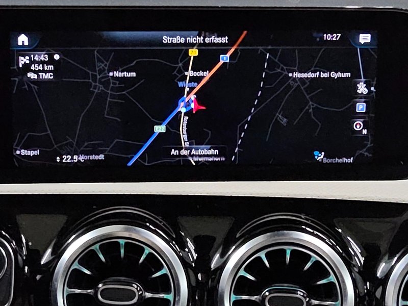 Mercedes-Benz A 220 d automatik Progressive • panorama • HUD — 7