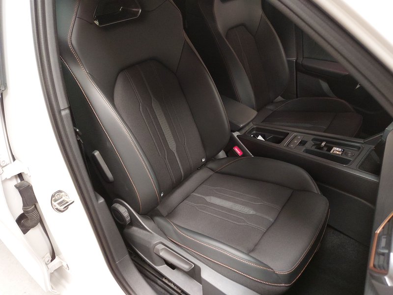 CUPRA Leon 1.4 e-Hybrid automatik • Full LED • digitalni instrumenti — 10