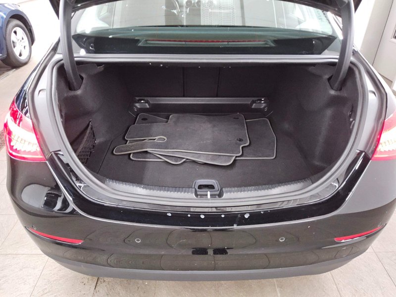 Mercedes-Benz C 180 automatik • Full LED • digitalni instrumenti — 12
