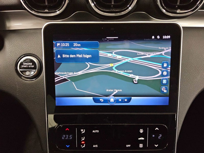 Mercedes-Benz C 180 automatik • Full LED • digitalni instrumenti — 7