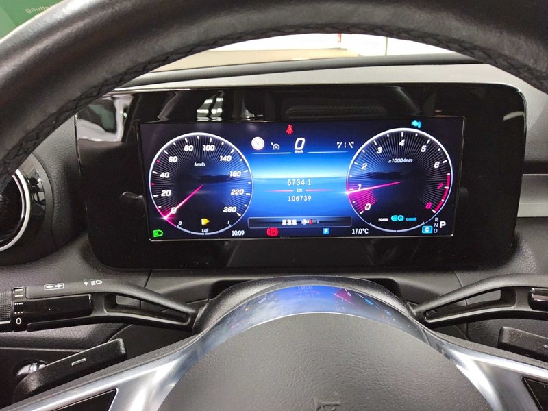 Mercedes-Benz C 180 automatik • Full LED • digitalni instrumenti — 8