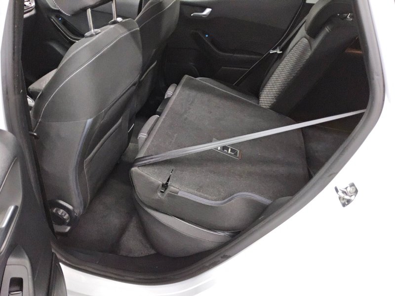 Ford Fiesta 1.1 Titanium • LED — 12