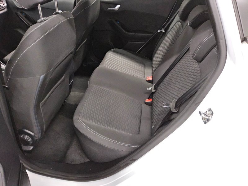 Ford Fiesta 1.1 Titanium • LED — 13