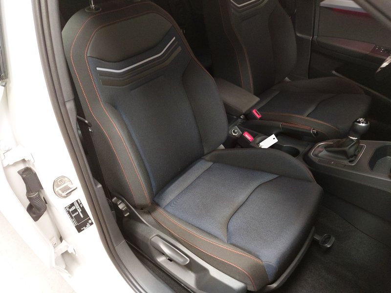 SEAT Ibiza 1.0 TSI FR-Line • Full LED • digitalni instrumenti — 10