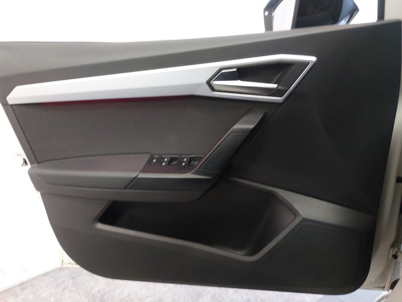 SEAT Ibiza 1.0 TSI FR-Line • Full LED • digitalni instrumenti — 5
