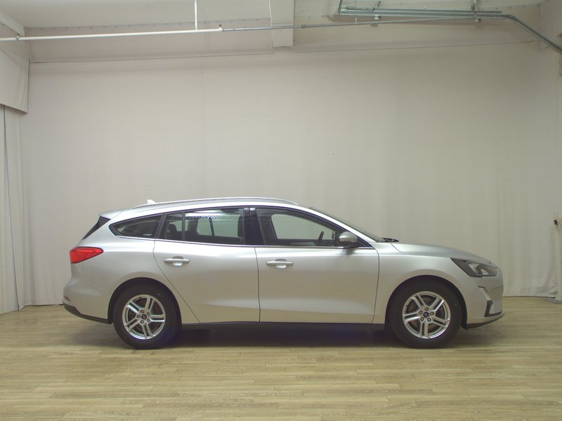 Ford Focus Turnier 1.5 EB Cool & Connect • LED • navigacija