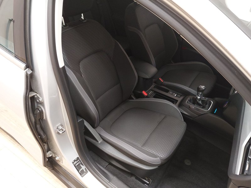 Ford Focus Turnier 1.5 EB Cool & Connect • LED • navigacija — 10