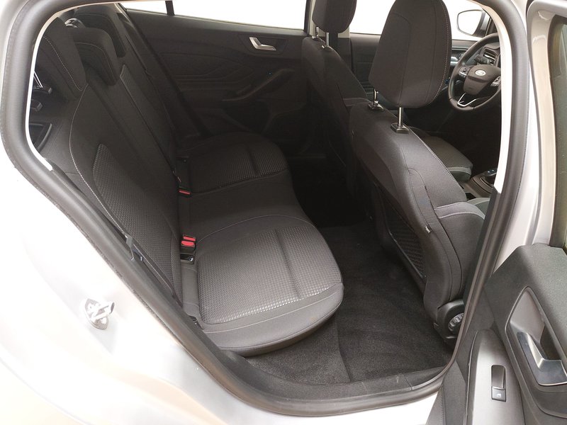 Ford Focus Turnier 1.5 EB Cool & Connect • LED • navigacija — 12