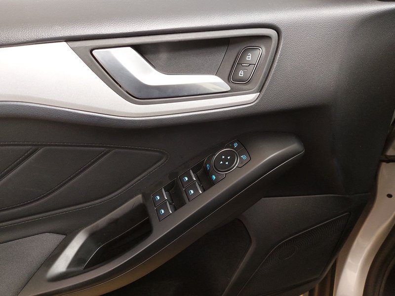 Ford Focus Turnier 1.5 EB Cool & Connect • LED • navigacija — 5