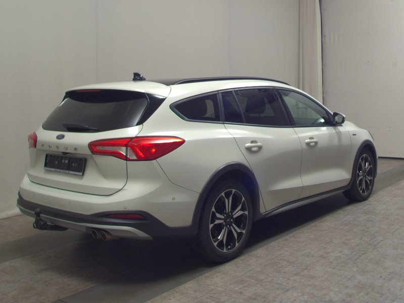 Ford Focus Turnier 1.5 EcoBlue automatik Active • ACC • kuka za vuču — 4