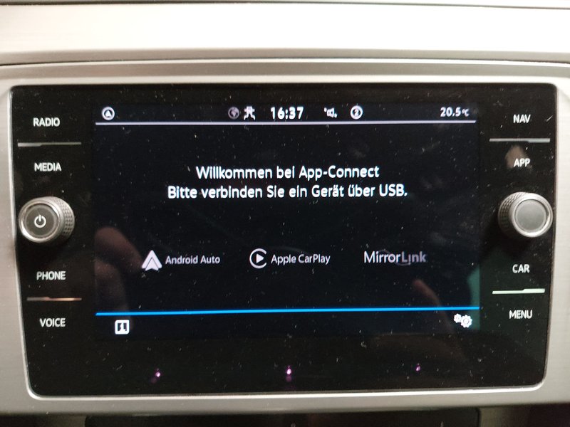 Volkswagen Passat Variant 2.0 TDI Business automatik • AHK • Full LED — 18