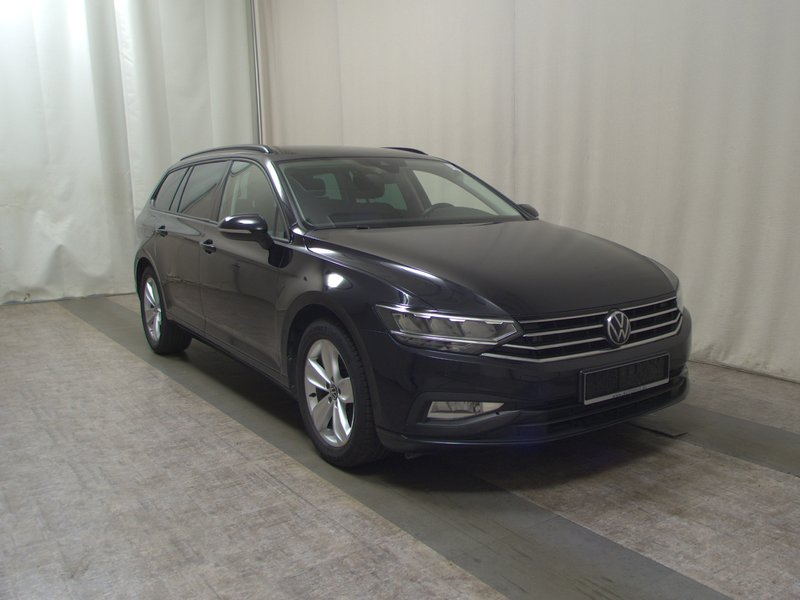 Volkswagen Passat Variant 2.0 TDI Business automatik • AHK • Full LED — 3