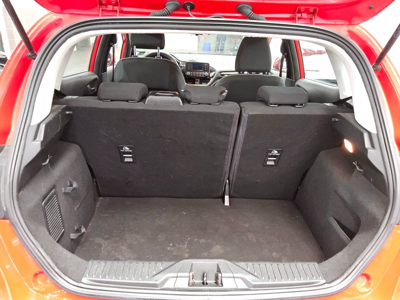 Ford Fiesta 1.1 Cool & Connect • grijana sjedala — 11