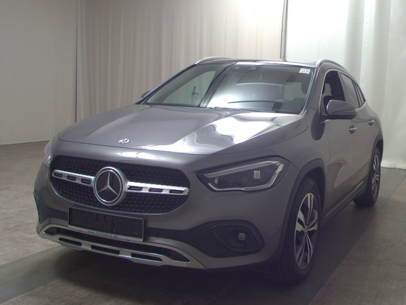 Mercedes-Benz GLA 220 d 4MATIC automatik Progressive • panorama • ACC — 2