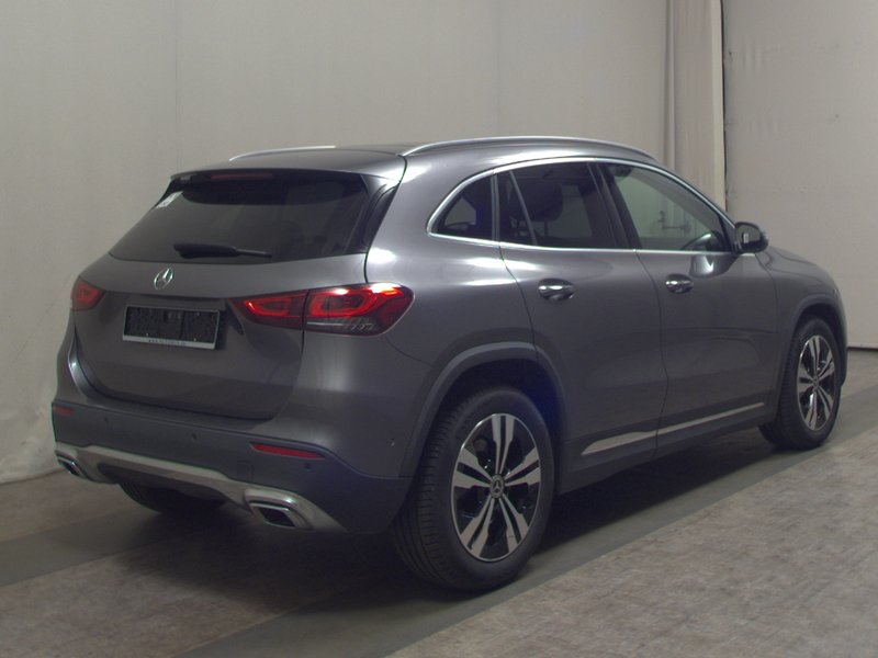 Mercedes-Benz GLA 220 d 4MATIC automatik Progressive • panorama • ACC — 4