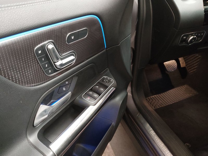 Mercedes-Benz GLA 220 d 4MATIC automatik Progressive • panorama • ACC — 5