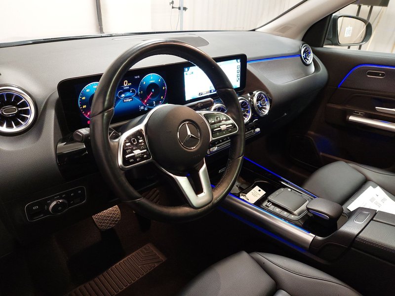 Mercedes-Benz GLA 220 d 4MATIC automatik Progressive • panorama • ACC — 6