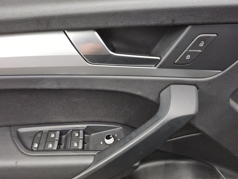 Audi Q5 35 TDI quattro automatik • digitalni instrumenti — 10