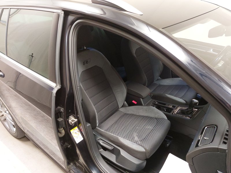 Volkswagen Golf-7 Variant 2.0 TDI R-Line automatik • ACC • Full LED — 10