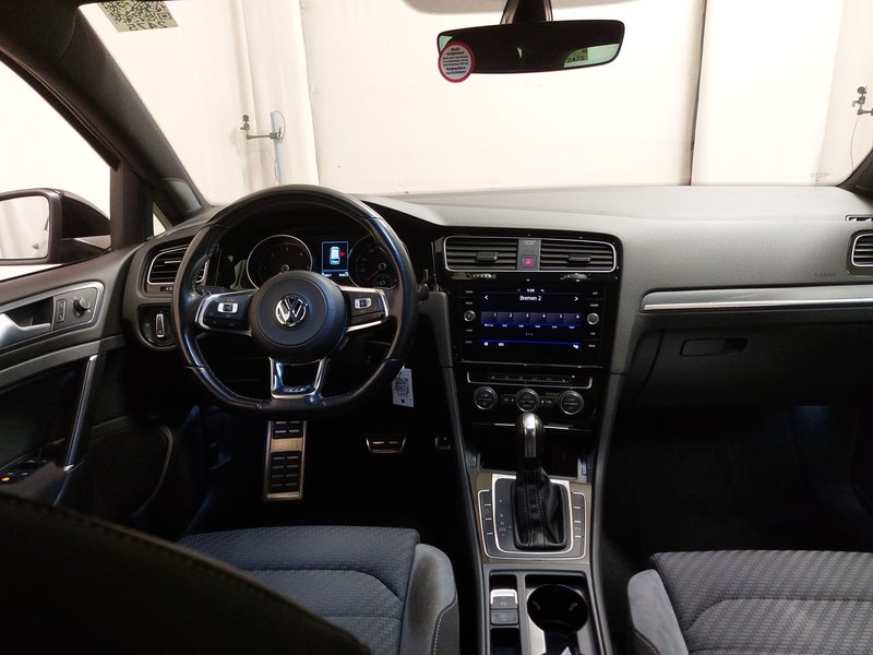 Volkswagen Golf-7 Variant 2.0 TDI R-Line automatik • ACC • Full LED — 17