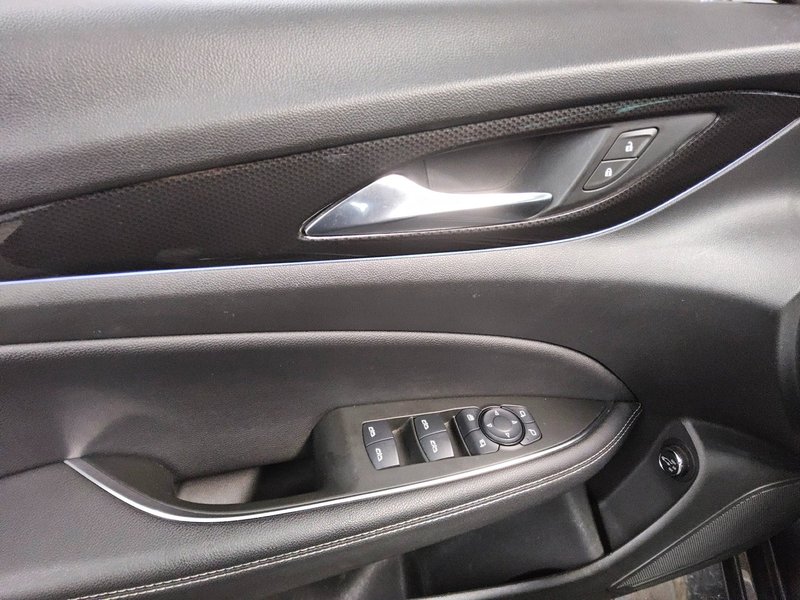 Opel Insignia ST 1.5 D Business Edition automatik • LED • navigacija — 9