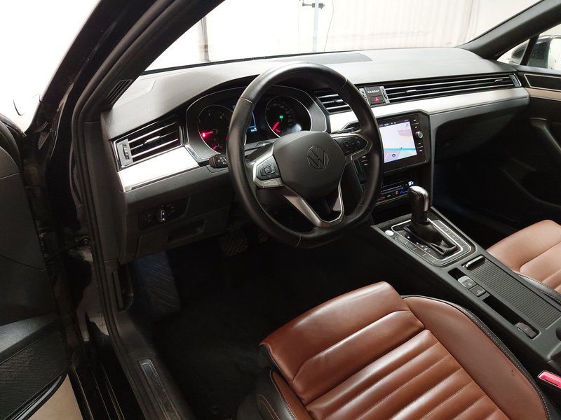Volkswagen Passat Variant 2.0 TDI Elegance • sjedala s memorijom • LED — 6