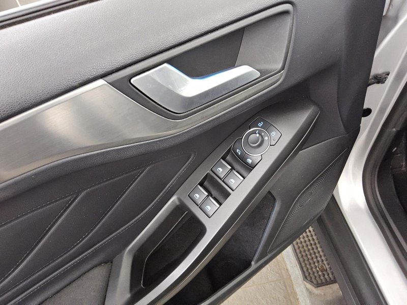 Ford Focus Turnier 1.5 EcoBlue Titanium X automatik • LED • bežično punjenje — 10