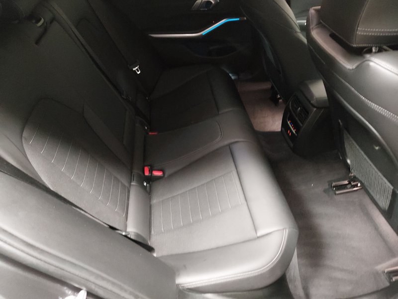 BMW 320e Touring Sport Line automatik • AHK • LED — 12