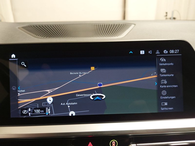 BMW 320e Touring Sport Line automatik • AHK • LED — 17