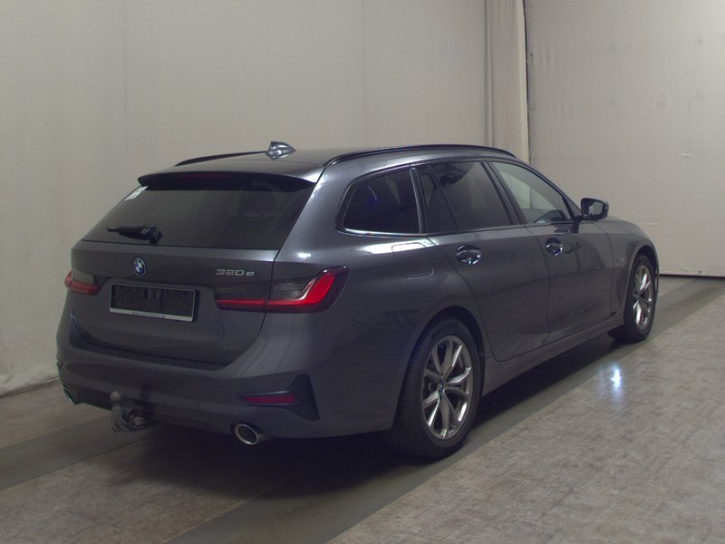 BMW 320e Touring Sport Line automatik • AHK • LED — 4