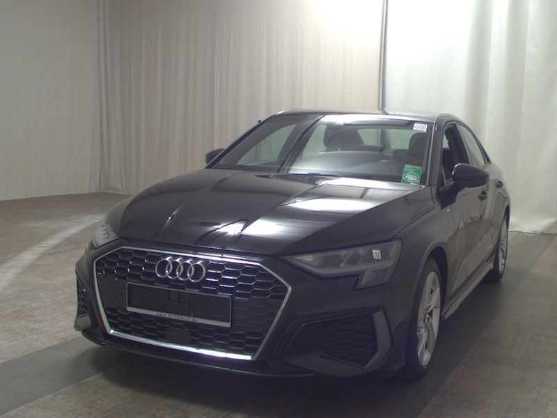 Audi A3 35 TFSI automatik S line • ACC • koža — 2